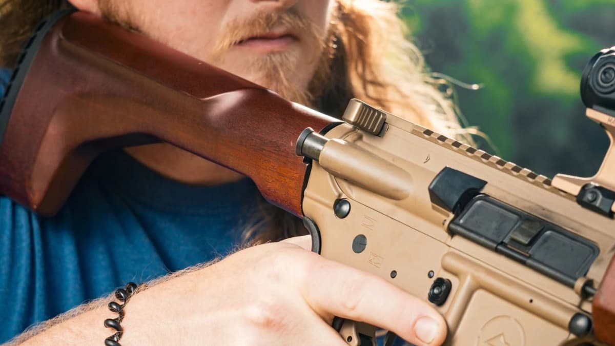 WOOX Vigilante Fixed Stock: 0.84 lb Walnut AR-15 A2 Buttstock
