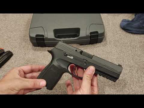 Tabletop review of a Sig P320 Full Size