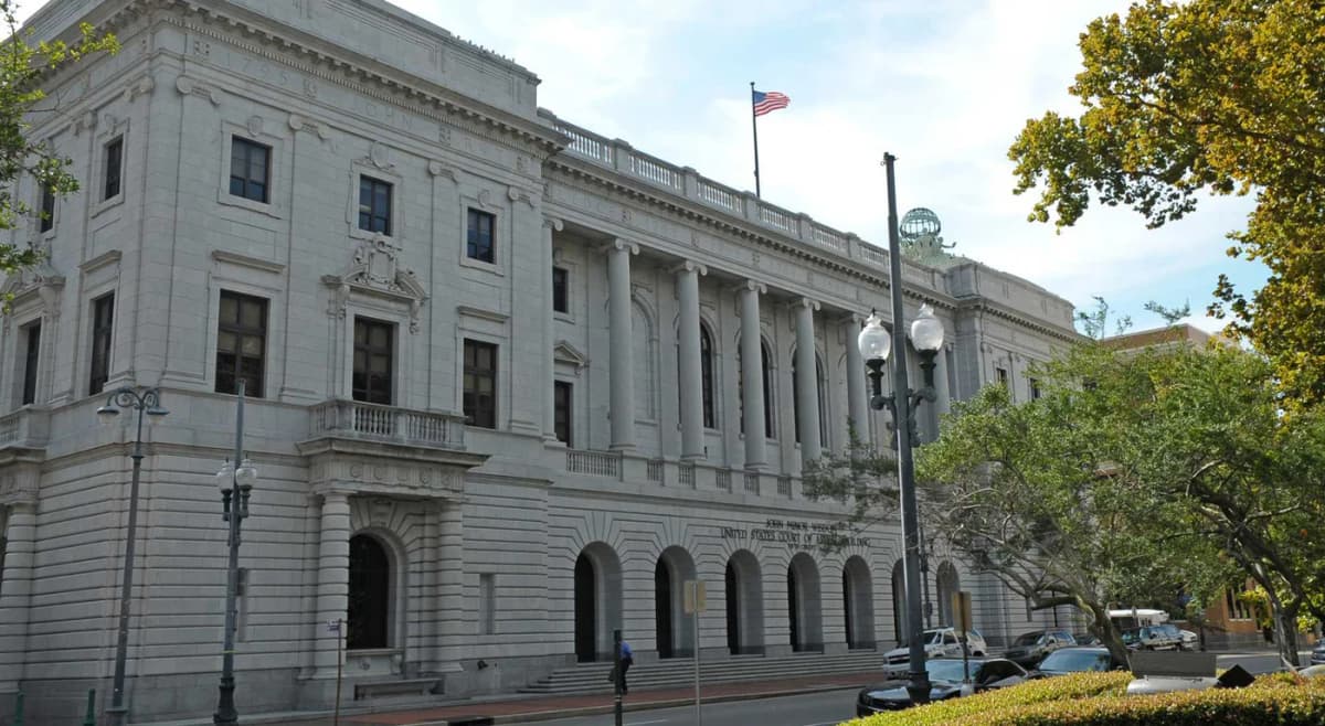 Fifth Circuit Strikes Down Interstate Handgun Purchase Ban