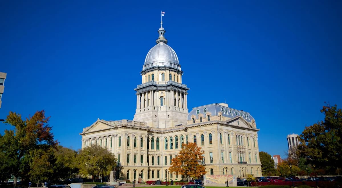 Illinois HB4471 Glock Ban: What It Does and Pistol Alternatives