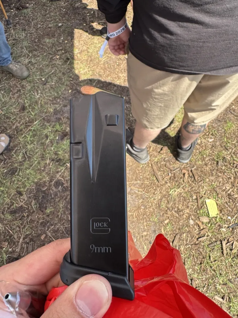 Glock factory 15-round Slimline magazine front view showing Glock logo and 9mm marking