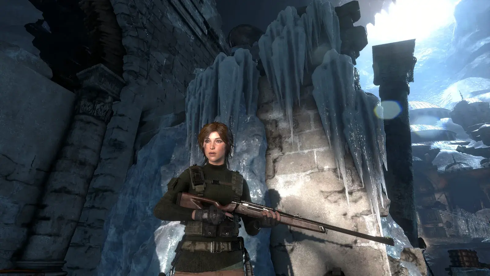 Lara holding the Bolt Action Rifle in Rise of the Tomb Raider