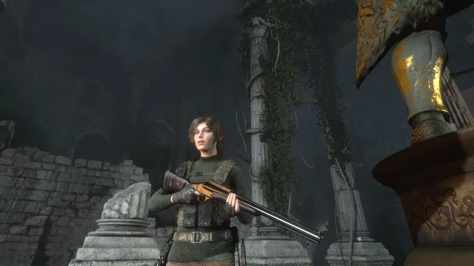 Lara holding the Break-Action Shotgun in Rise of the Tomb Raider