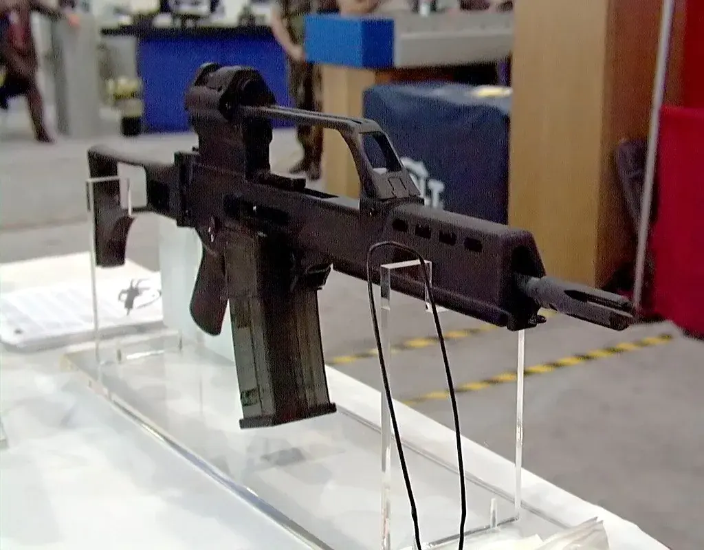 Real Heckler & Koch G36K carbine on display
