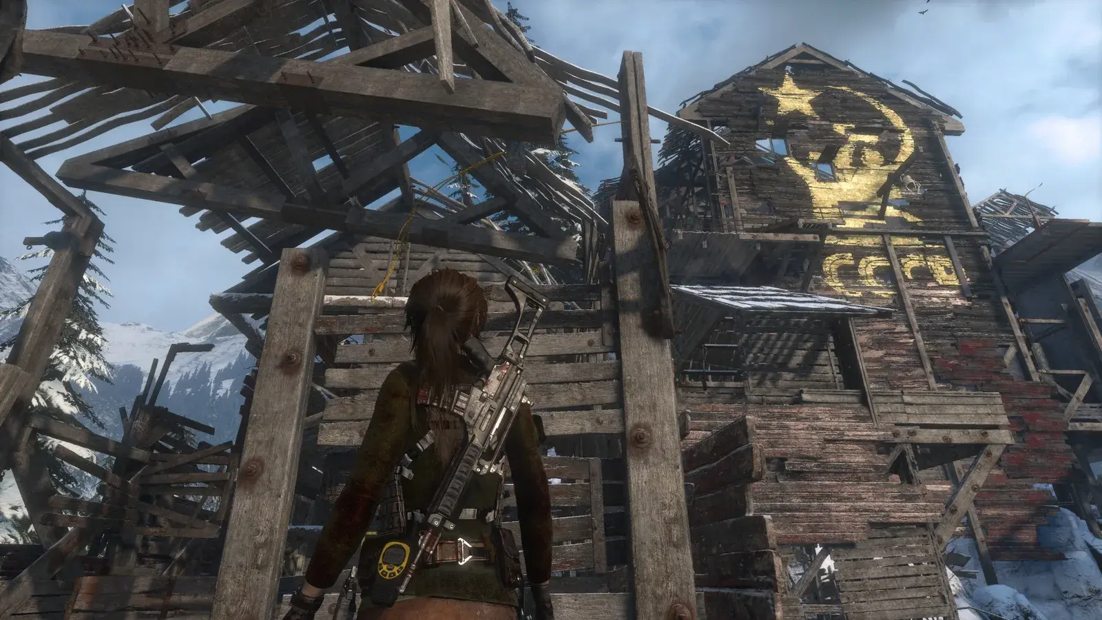 Lara holding the Military Rifle in Rise of the Tomb Raider