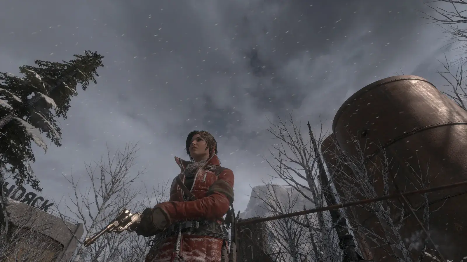 Lara holding the Revolver in Rise of the Tomb Raider