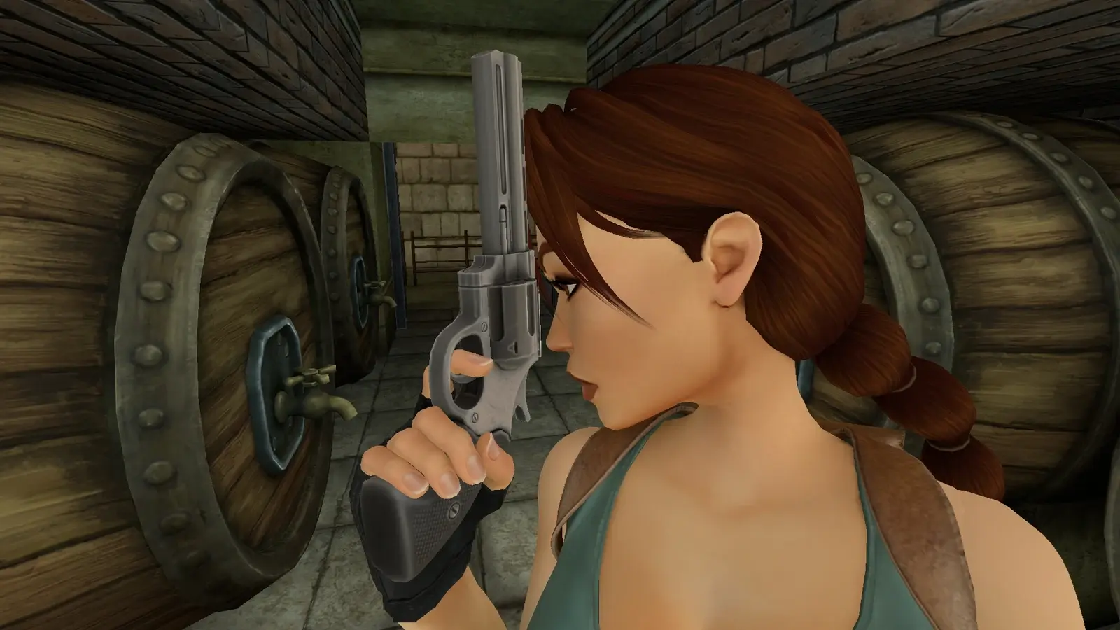 Lara holding the remastered Smython-style Revolver in Tomb Raider Chronicles